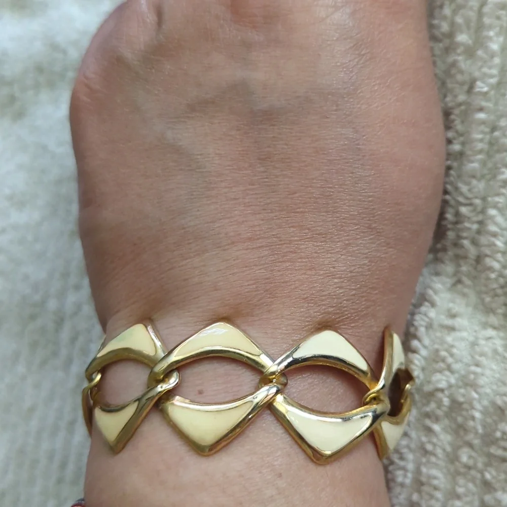~ Bracelet - Picture 3 of 8